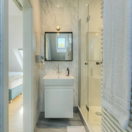 Aparthotel B-boardinghouse 4*