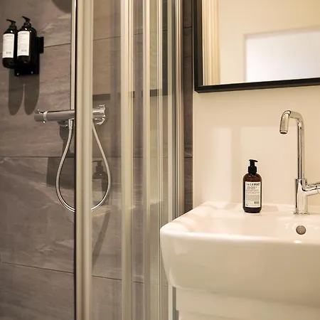 B-boardinghouse 4* Ντίσελντορφ