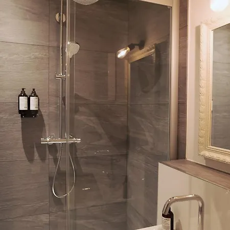 B-boardinghouse 4* Ντίσελντορφ