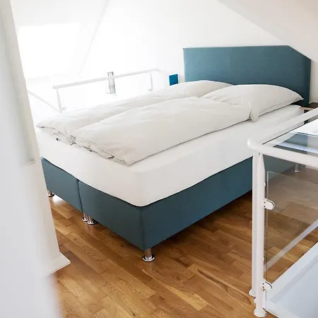 Ξενοδοχείο με διαμερίσματα B-boardinghouse 4*