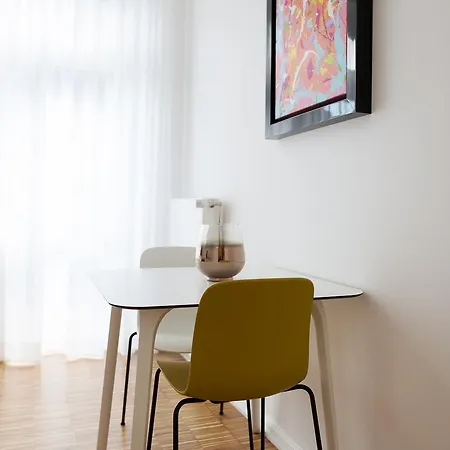 Ξενοδοχείο με διαμερίσματα B-boardinghouse 4*