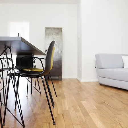 Ξενοδοχείο με διαμερίσματα B-boardinghouse 4*