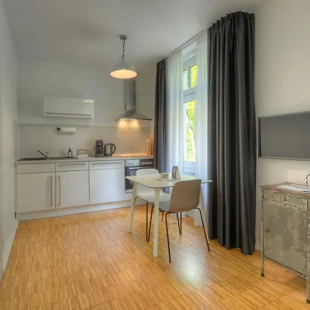 Ξενοδοχείο με διαμερίσματα B-boardinghouse 4*