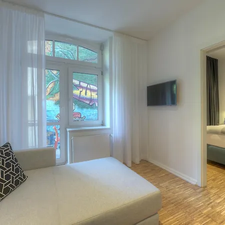 Ξενοδοχείο με διαμερίσματα B-boardinghouse 4*