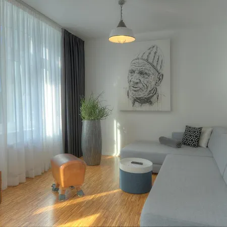 Ξενοδοχείο με διαμερίσματα B-boardinghouse 4*