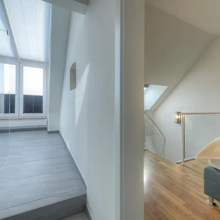 Ξενοδοχείο με διαμερίσματα B-boardinghouse 4*